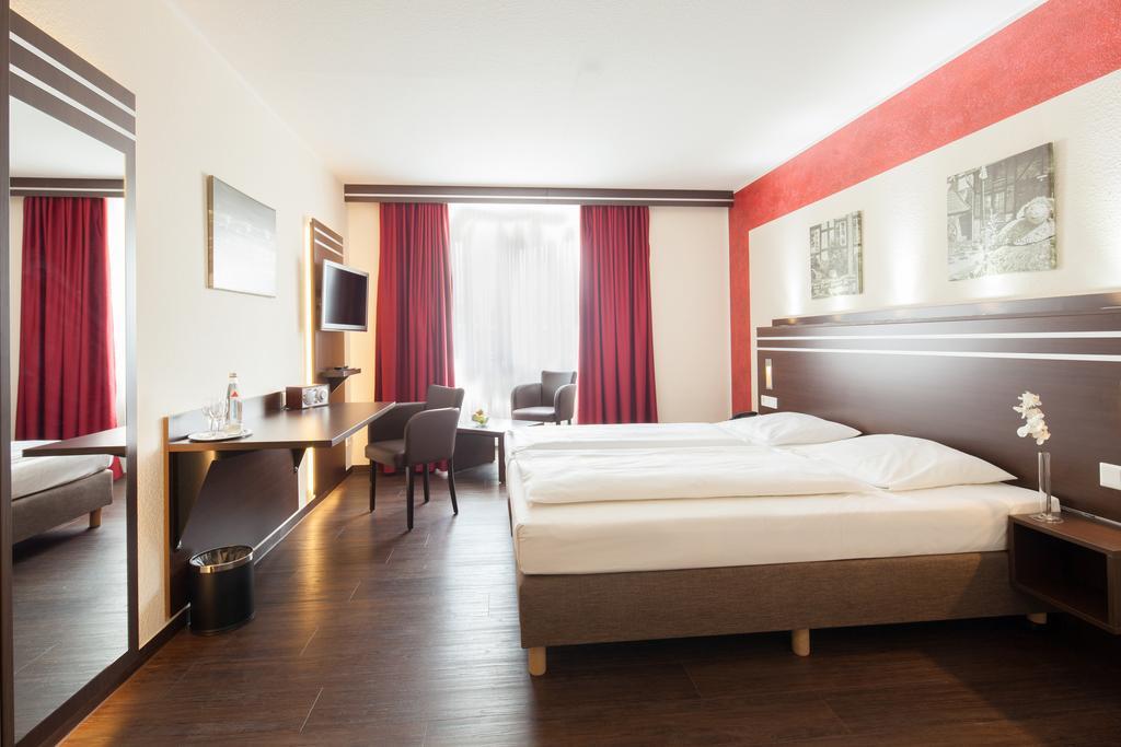 Hotel Am Stern Brühl Exteriör bild